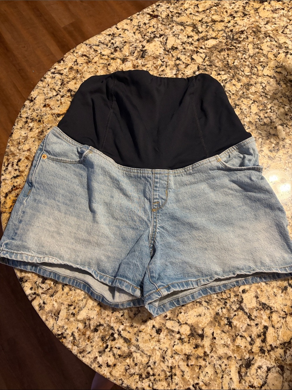 Isabel maternity midi short